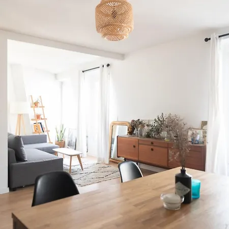Апартаменты Nice 53 M Near Canal Saint-martin